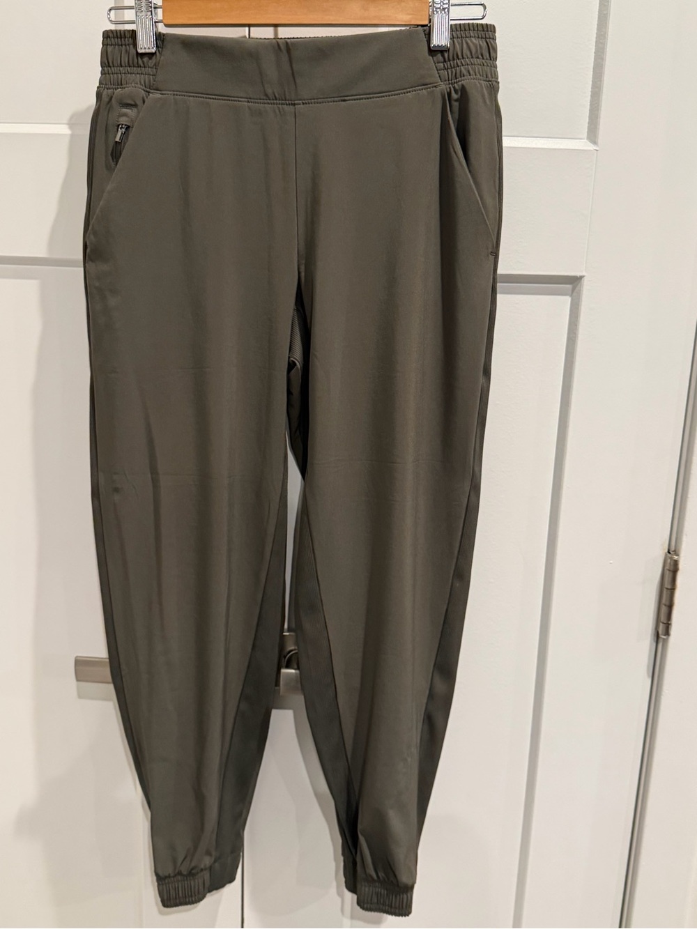 Athleta Olive Green Performance Jogger Pants 6P